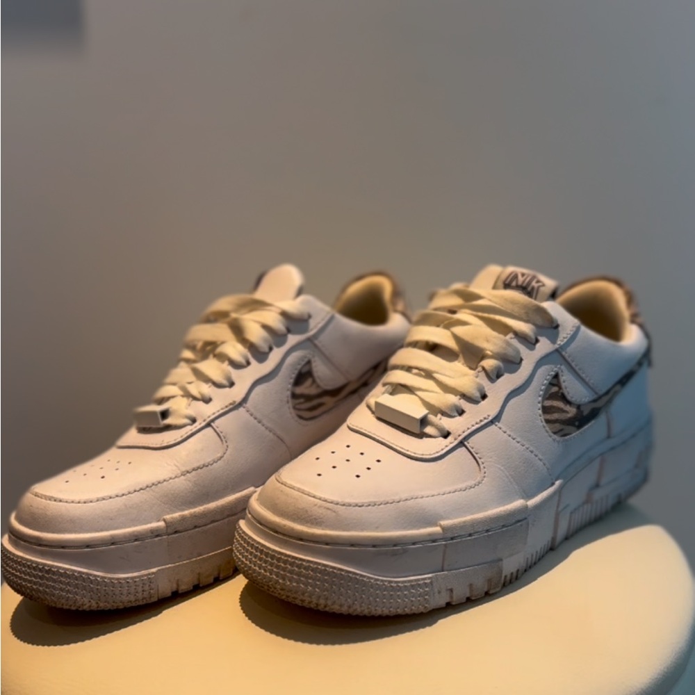 Women’s Nike sneakers